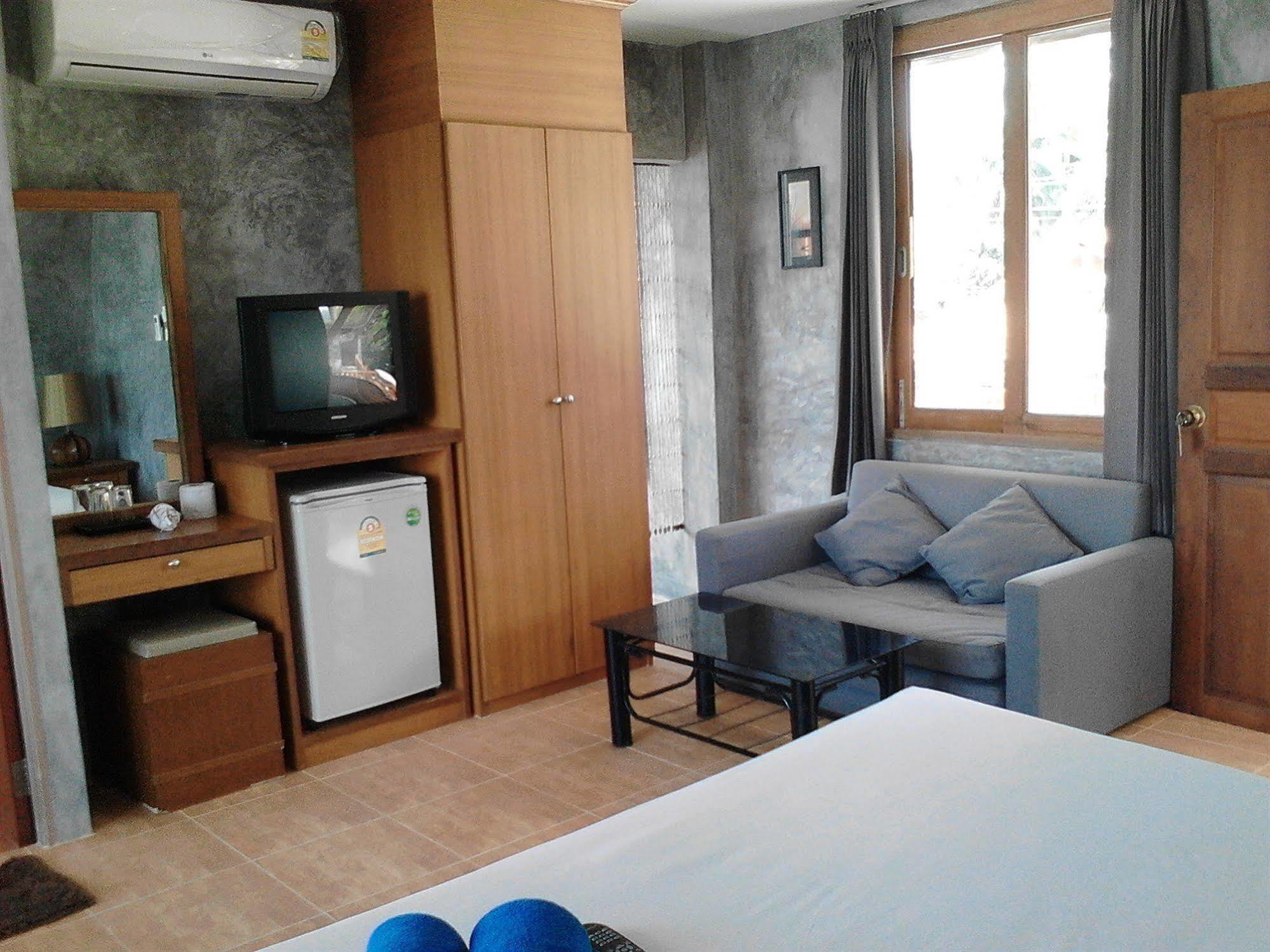 พะงัน ปาล์มบีช รีสอร์ต แอนด์ เรสเทอรองต์ Hotel เกาะพะงัน ภายนอก รูปภาพ